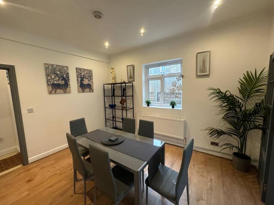 5 Bedroom House Se6 London Exterior photo